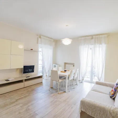 Ampio In Centro Pescaramare Apartment *