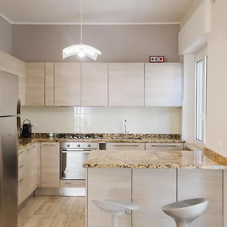 Ampio In Centro Pescaramare *