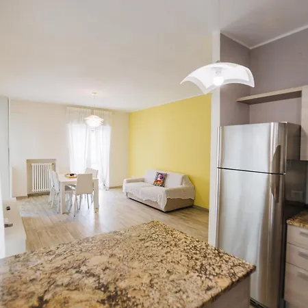 Ampio In Centro Pescaramare *