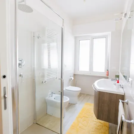 Ampio In Centro Pescaramare