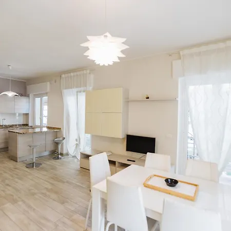 Ampio In Centro Pescaramare Appartement