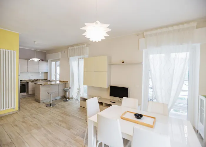 Ampio In Centro Pescaramare Apartman